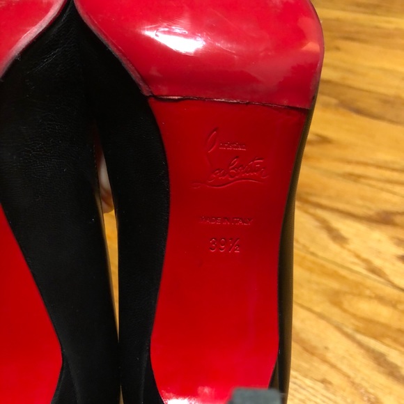 Christian Louboutin Classic Pigalle Pump